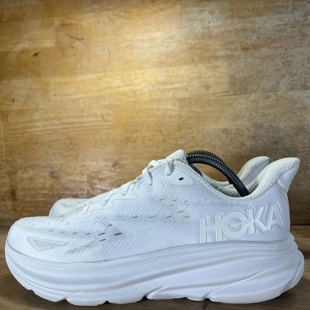 Hoka One One Clifton 9 REFLECTIVE Womens Size 11 Running Shoes Sneakers White - Picture 4 of 12